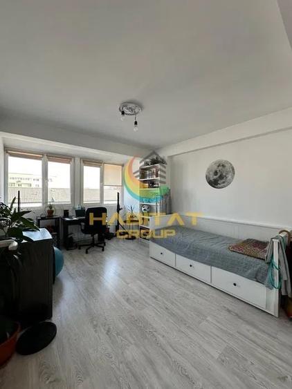 Apartament cu 3 camere decomandat, mobilat în Central