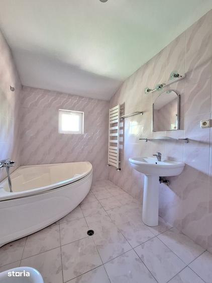 Casă cu 7 camere cu Teren 3077 Mp în Snagov