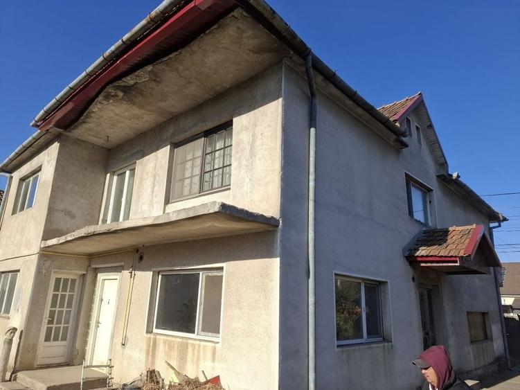Casă cu 4 camere în Central