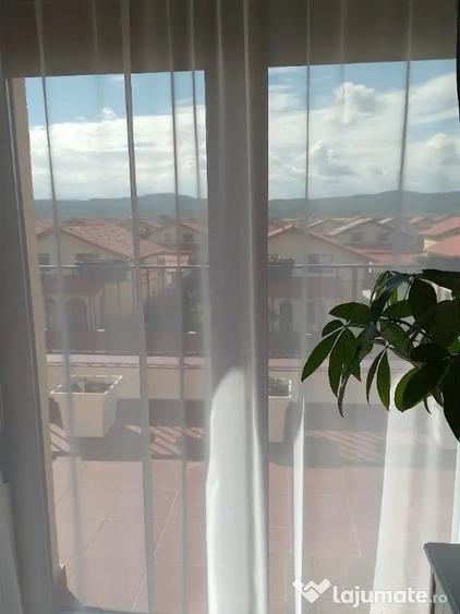 Apartament cu 3 camere decomandat în Vest