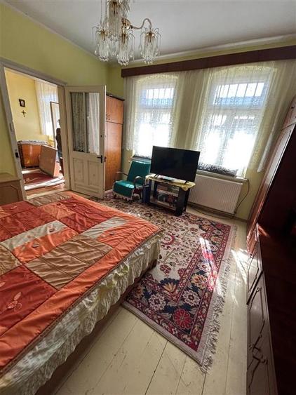 Casă cu 3 camere cu Canalizare în Central
