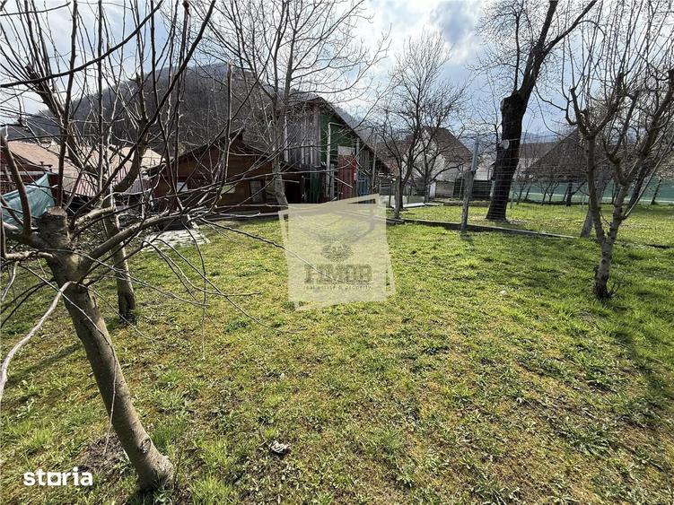 Casă cu 6 camere cu Teren 600 Mp în Central