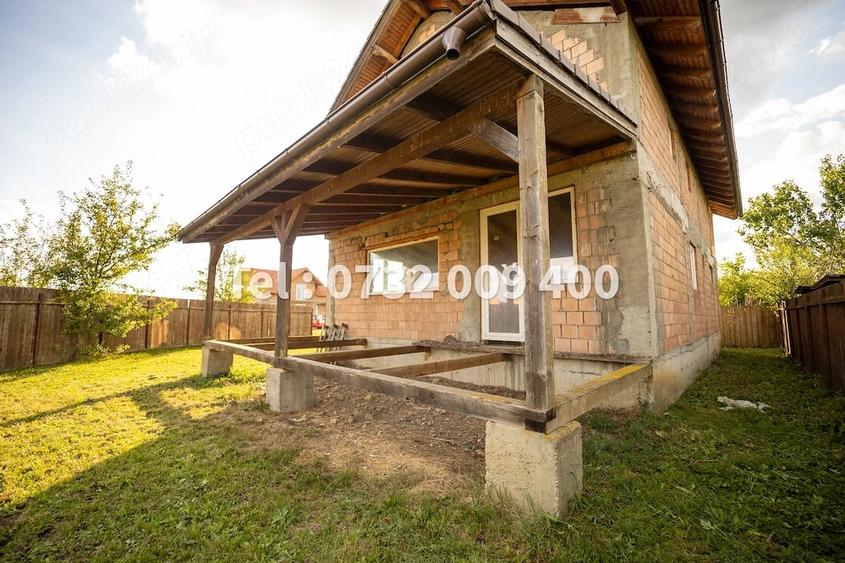 Casă cu Teren 475 Mp în Hălchiu