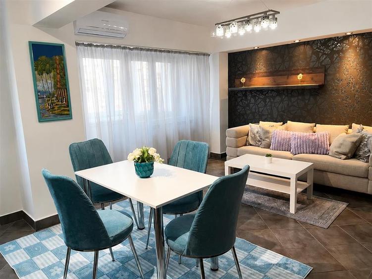 Apartament cu 2 camere decomandat, mobilat în Decebal