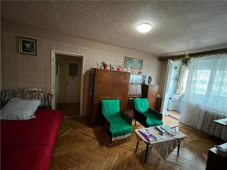 Apartament cu 2 camere semidecomandat, mobilat în Torontalului