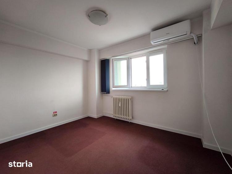 Apartament cu 4 camere în Decebal