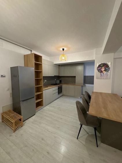Apartament cu 2 camere semidecomandat, mobilat în Torontalului