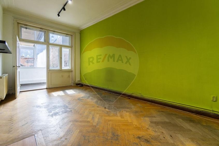 Apartament cu 4 camere circular în Centrul Istoric