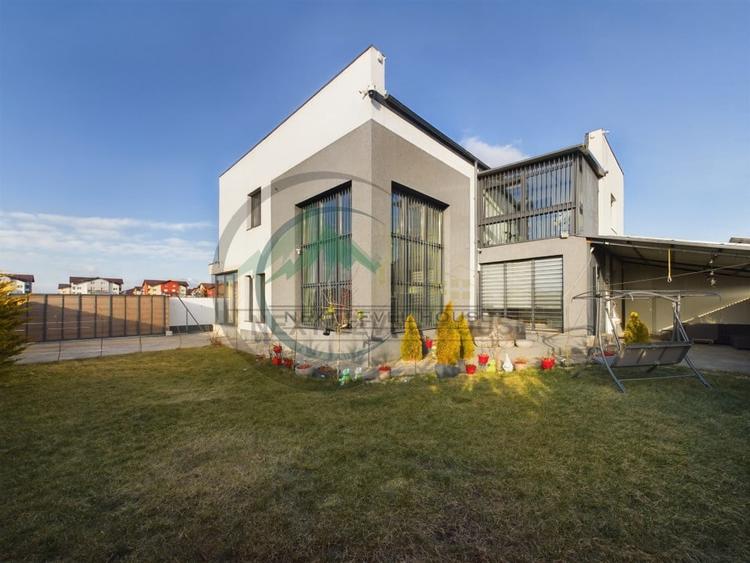 Casă individuală cu 5 camere cu Teren 480 Mp în Sânpetru