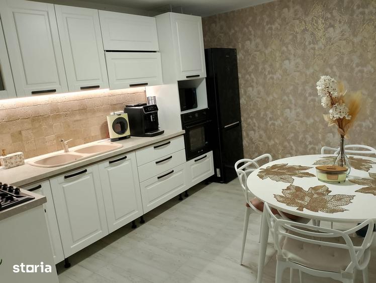 Casă cu 4 camere cu Teren 327 Mp în Bascov