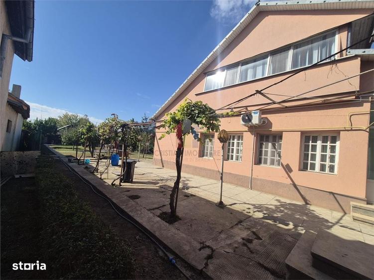 Casă cu 4 camere în Vărsătura
