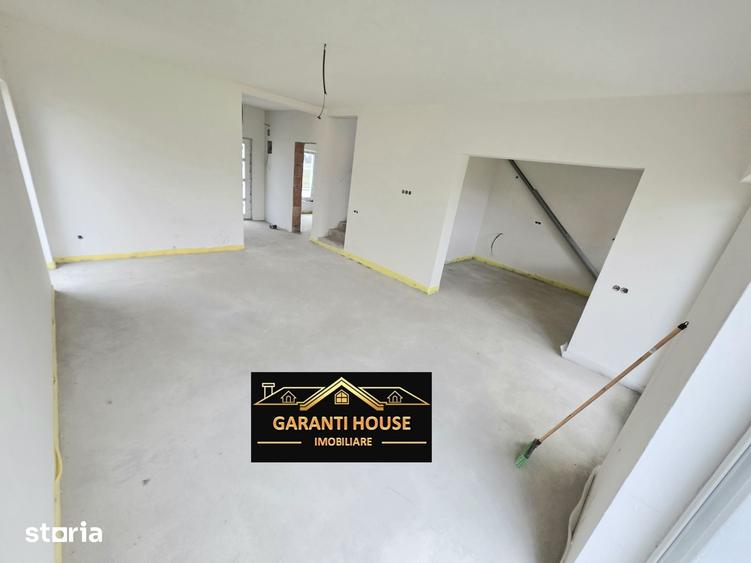 Casă cu 4 camere cu Teren 460 Mp în Recea
