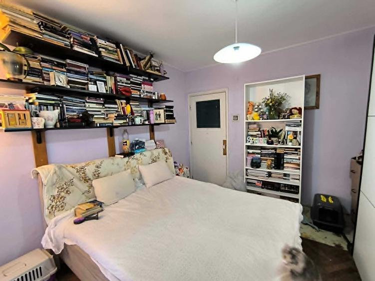 Apartament cu 4 camere semidecomandat în Central