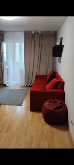 Apartament cu 2 camere decomandat în Apărătorii Patriei