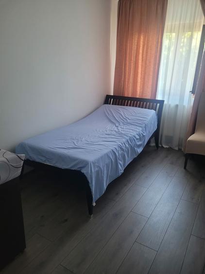 Apartament cu 3 camere decomandat în Romanești