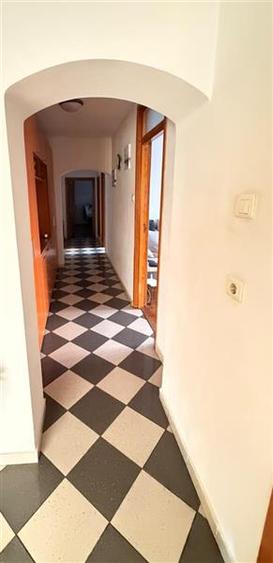Apartament cu 4 camere decomandat, mobilat în Unirii