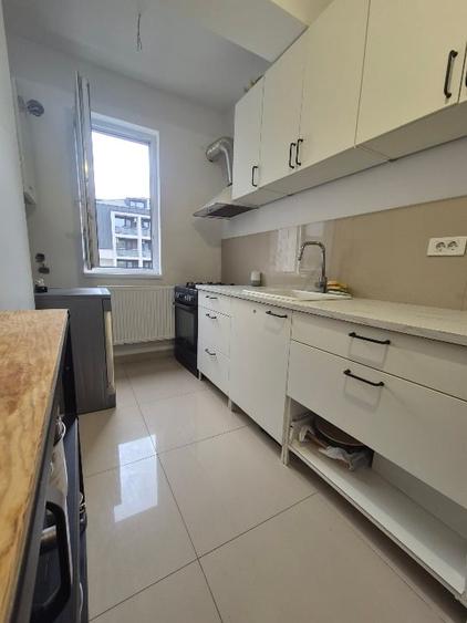 Apartament cu 2 camere semidecomandat, mobilat în Valea Lupului