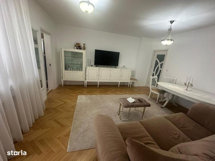 Apartament cu 3 camere semidecomandat, mobilat în Sala Palatului