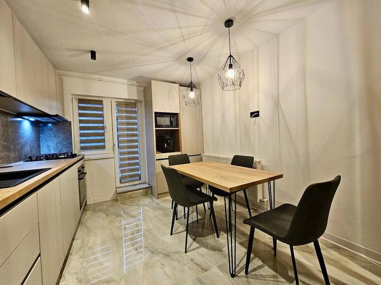 Apartament cu 2 camere decomandat în Decebal