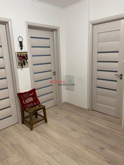 Apartament cu 4 camere semidecomandat în Dristor