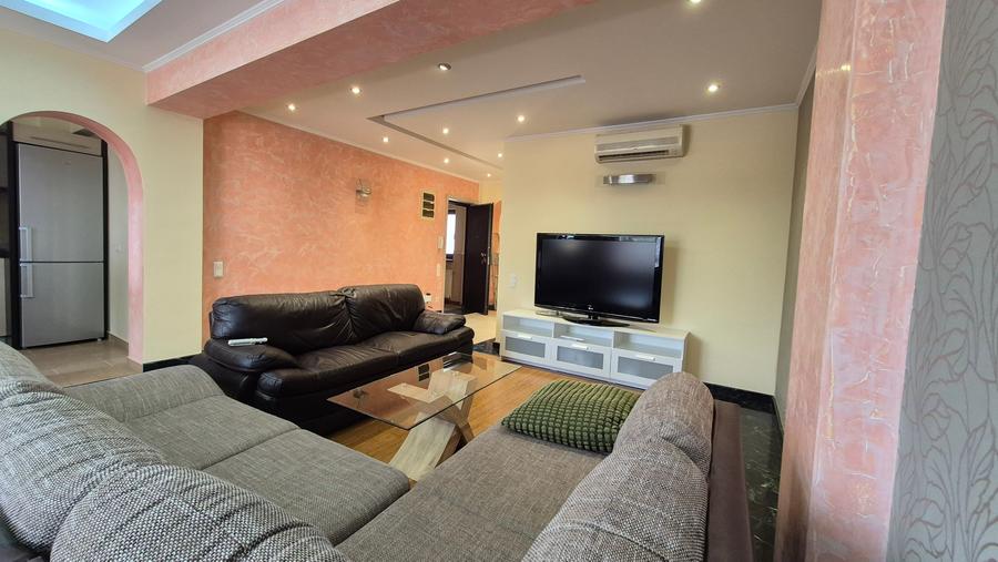 Apartament cu 3 camere decomandat în Barbu Văcărescu