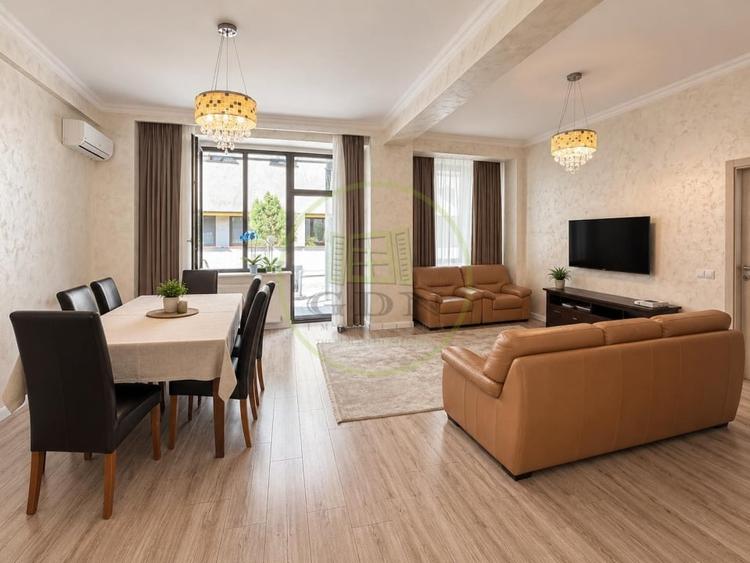 Apartament cu 3 camere semidecomandat, mobilat în Dămăroaia