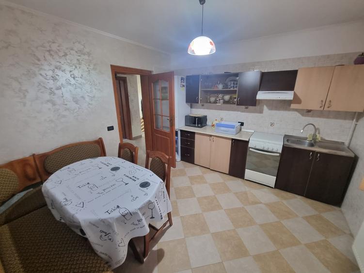 Duplex cu 3 camere cu Canalizare în Nicolina