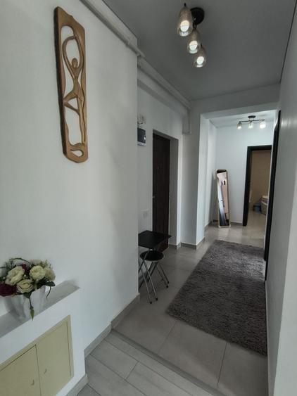 Apartament cu 3 camere semidecomandat în Chiajna