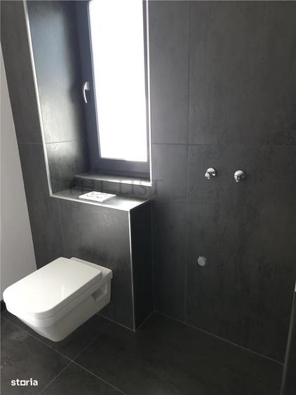 Casă cu 4 camere în Odăi