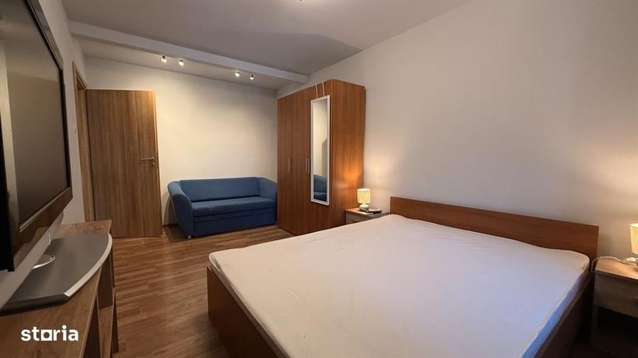Apartament cu 3 camere semidecomandat în Aviației