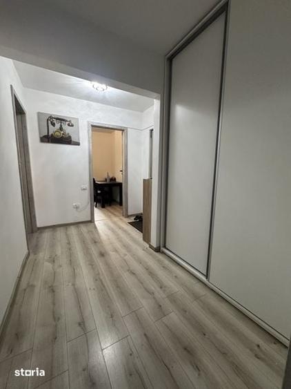 Apartament cu 3 camere decomandat în Calea București
