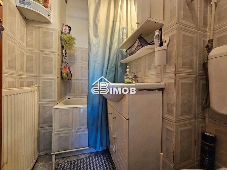 Apartament cu 3 camere, mobilat în Micro 8