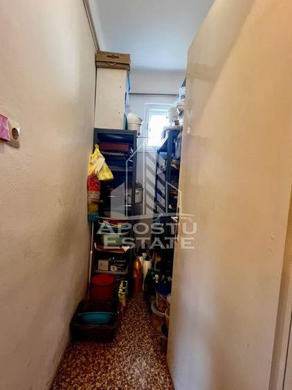 Casă cu 2 camere cu Canalizare în Central