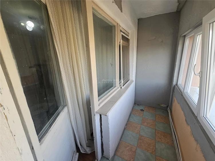 Apartament cu 3 camere semidecomandat în Cuptoare (Reșița)