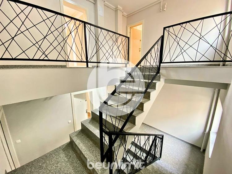 Penthouse cu 4 camere decomandat, mobilat în Cristian