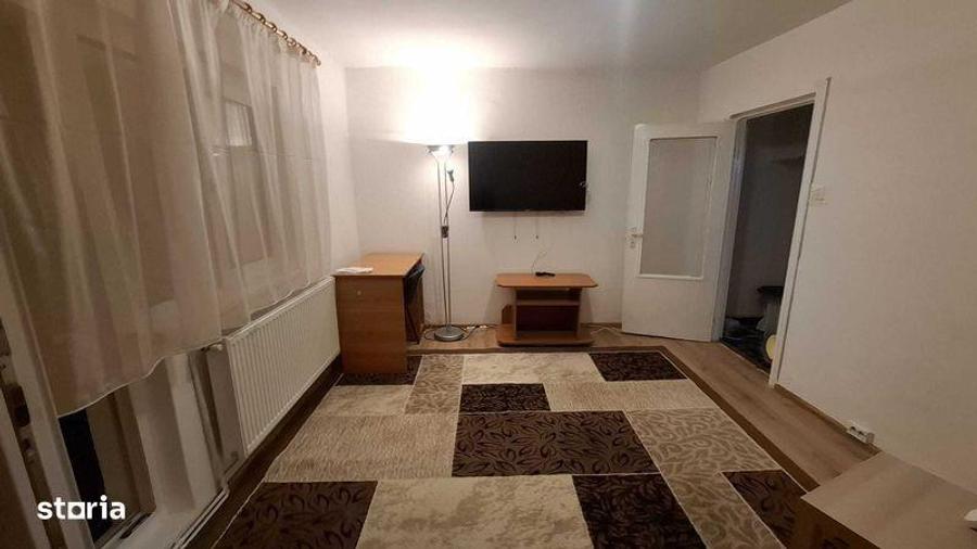 Proprietar inchiriez apartament 1 camera decomandat Zona Soarelui - 1