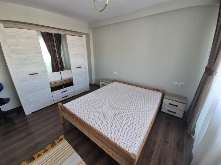 Apartament cu 3 camere semidecomandat în Central