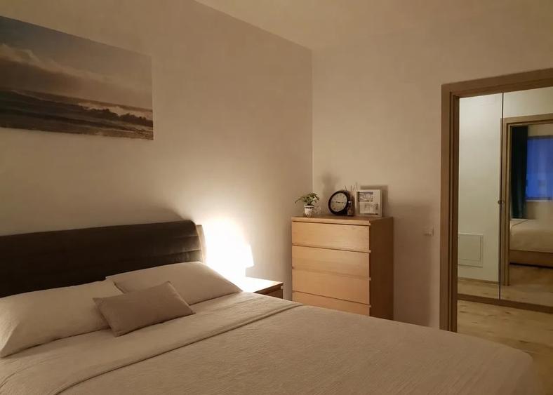 Apartament cu 3 camere decomandat, mobilat în Băneasa