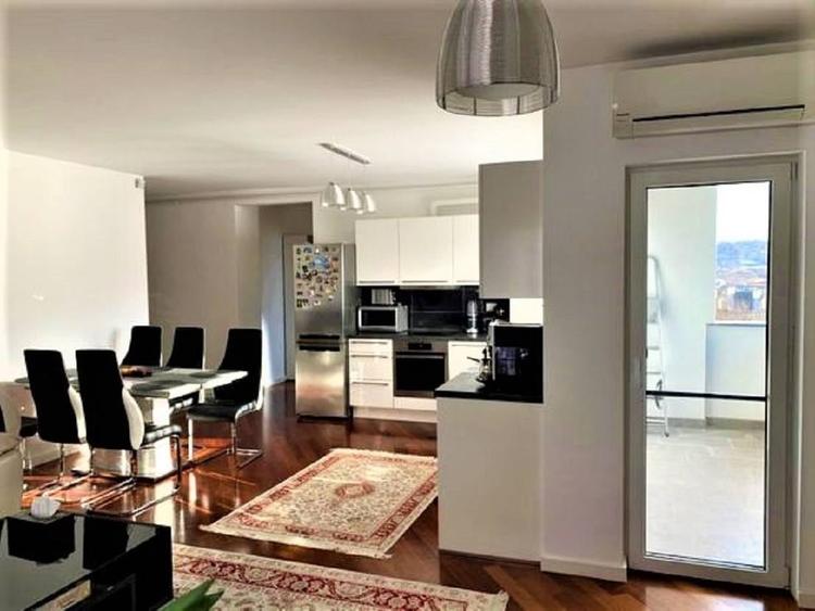 Apartament cu 2 camere în Borhanci