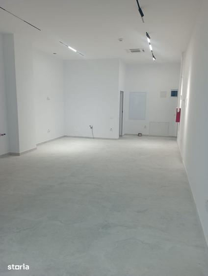Spațiu comercial, de 48 mp, în Central