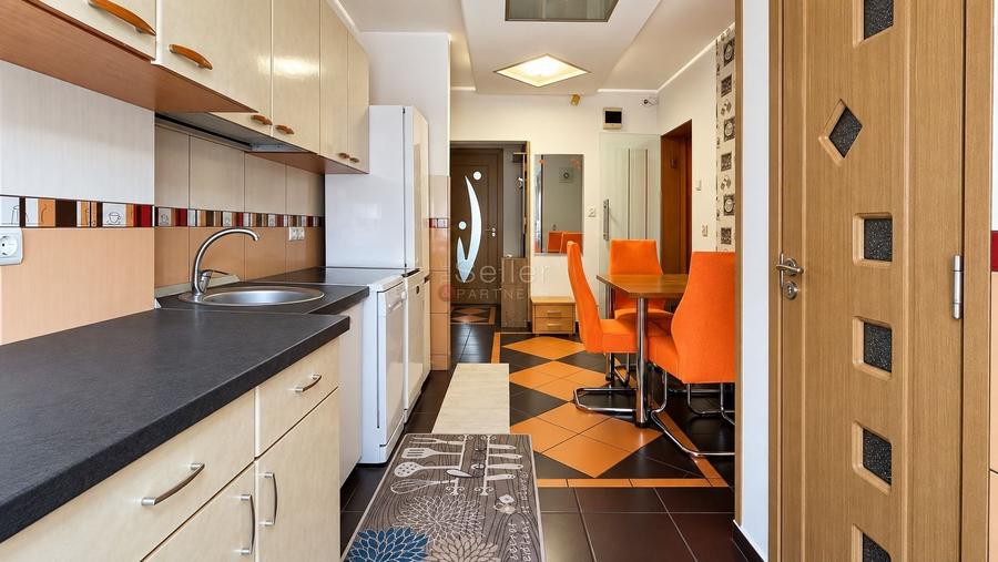 Apartament cu 3 camere decomandat, mobilat în Răcădău