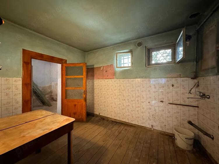 Casă cu 3 camere cu Teren 230 Mp în Central