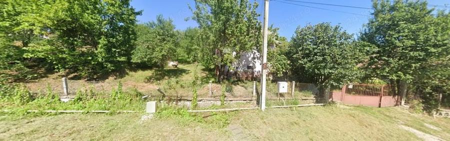 Casă cu 2 camere cu Teren 2040 Mp în Rediu