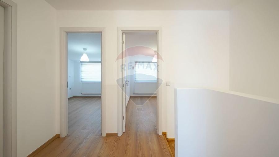 Duplex cu 4 camere cu Teren 103 Mp în Tărlungeni