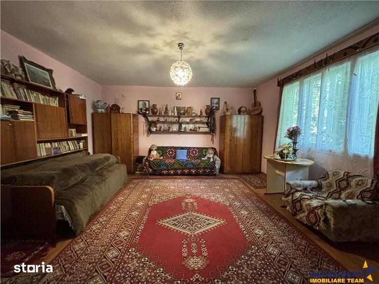 Casă cu 6 camere cu Teren 3269 Mp în Deda