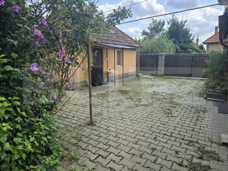 Casă cu 2 camere cu Teren 719 Mp în Chinari