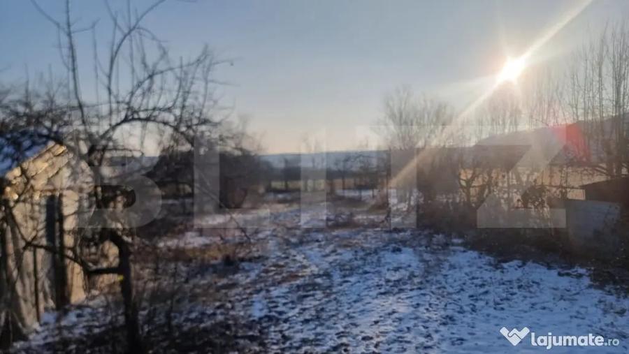 Casă cu 4 camere cu Teren 900 Mp în Lipănești