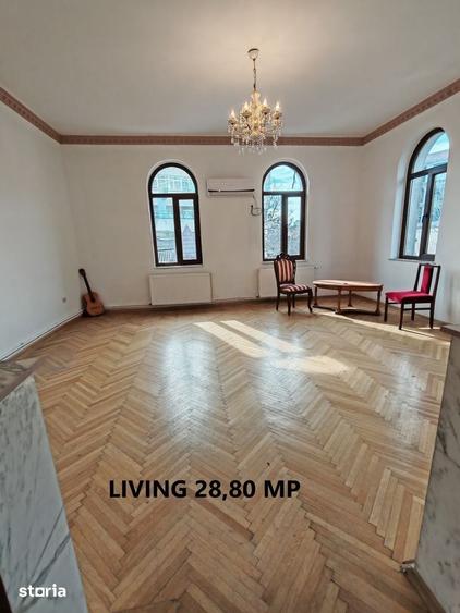 Apartament cu 5 camere în Moșilor