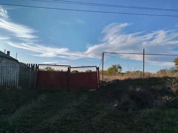 Teren de 3712 mp, în Saraiu