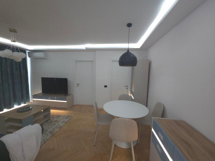 Apartament cu 2 camere semidecomandat, mobilat în P-ța Romană